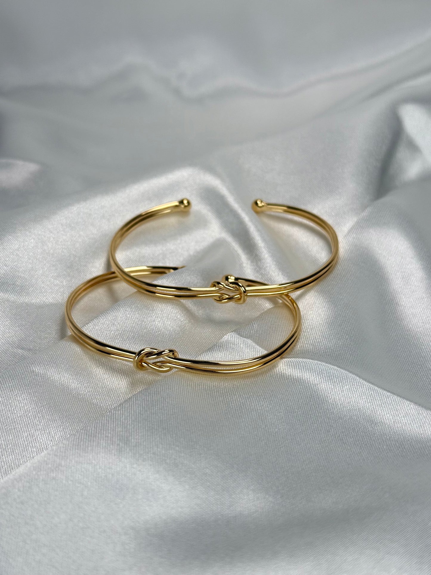 Thin Knot Bangle