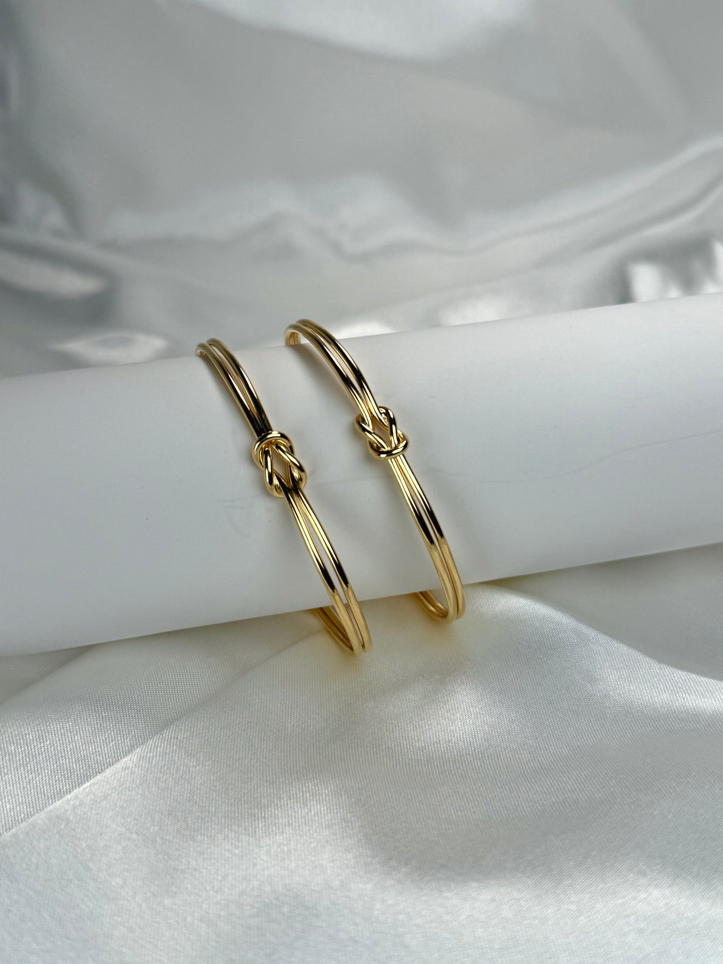 Thin Knot Bangle